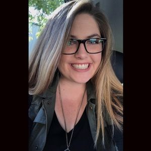 Meet your Posher, Makenzie